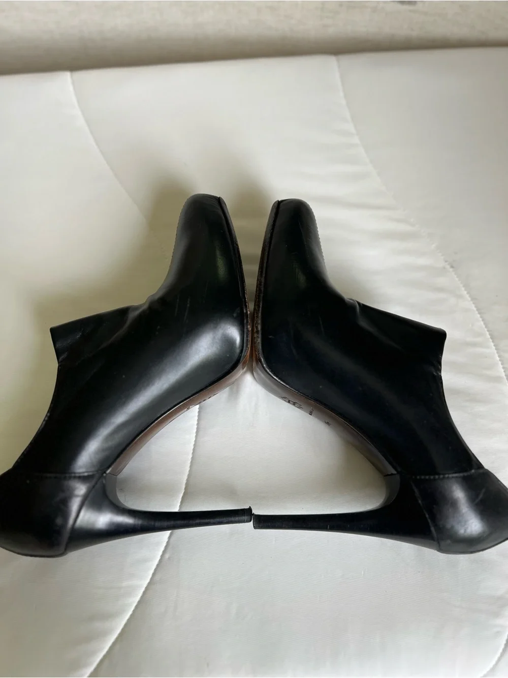 Donald J Pliner Black Pointed Toe Women's Ankle Heels size 8